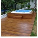 deck de madeira para piscina